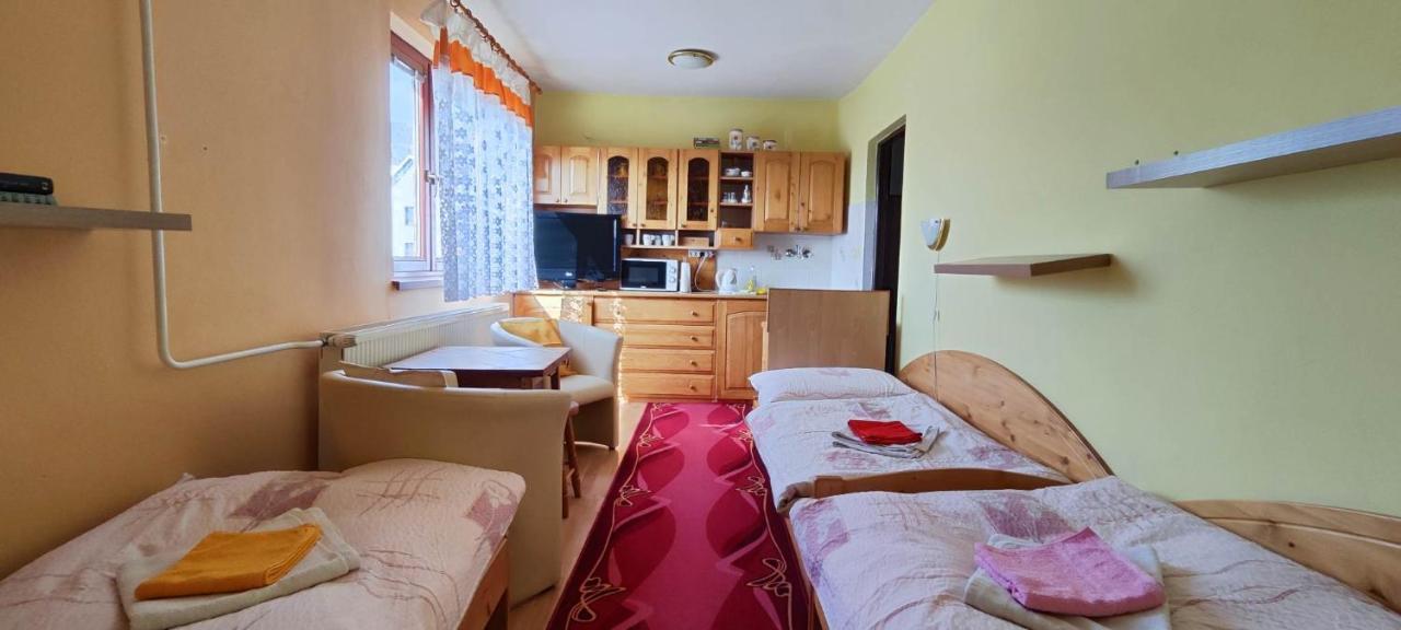 Homestay Machom オシュチュニツァ エクステリア 写真
