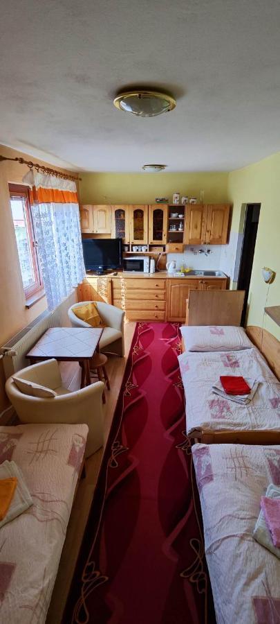 Homestay Machom オシュチュニツァ エクステリア 写真